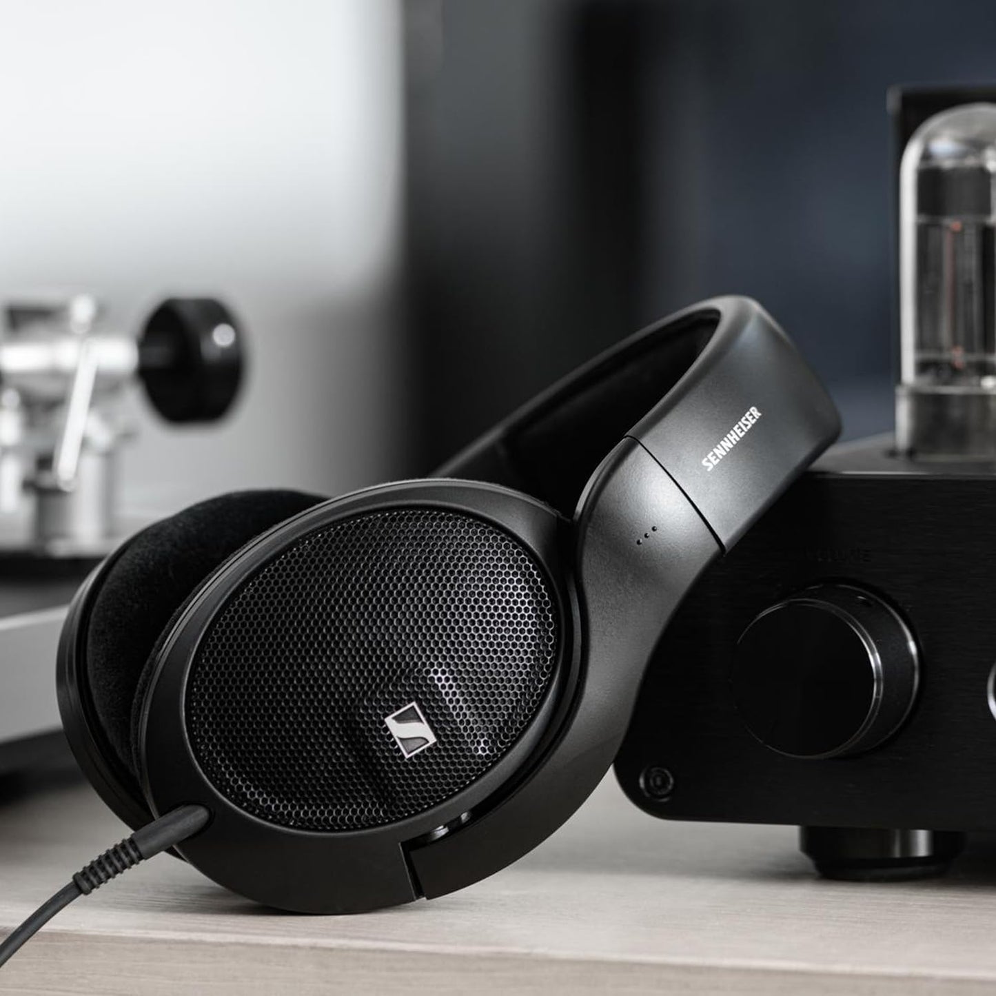 Sennheiser HD 560S Wired - Black - Deccan Retail