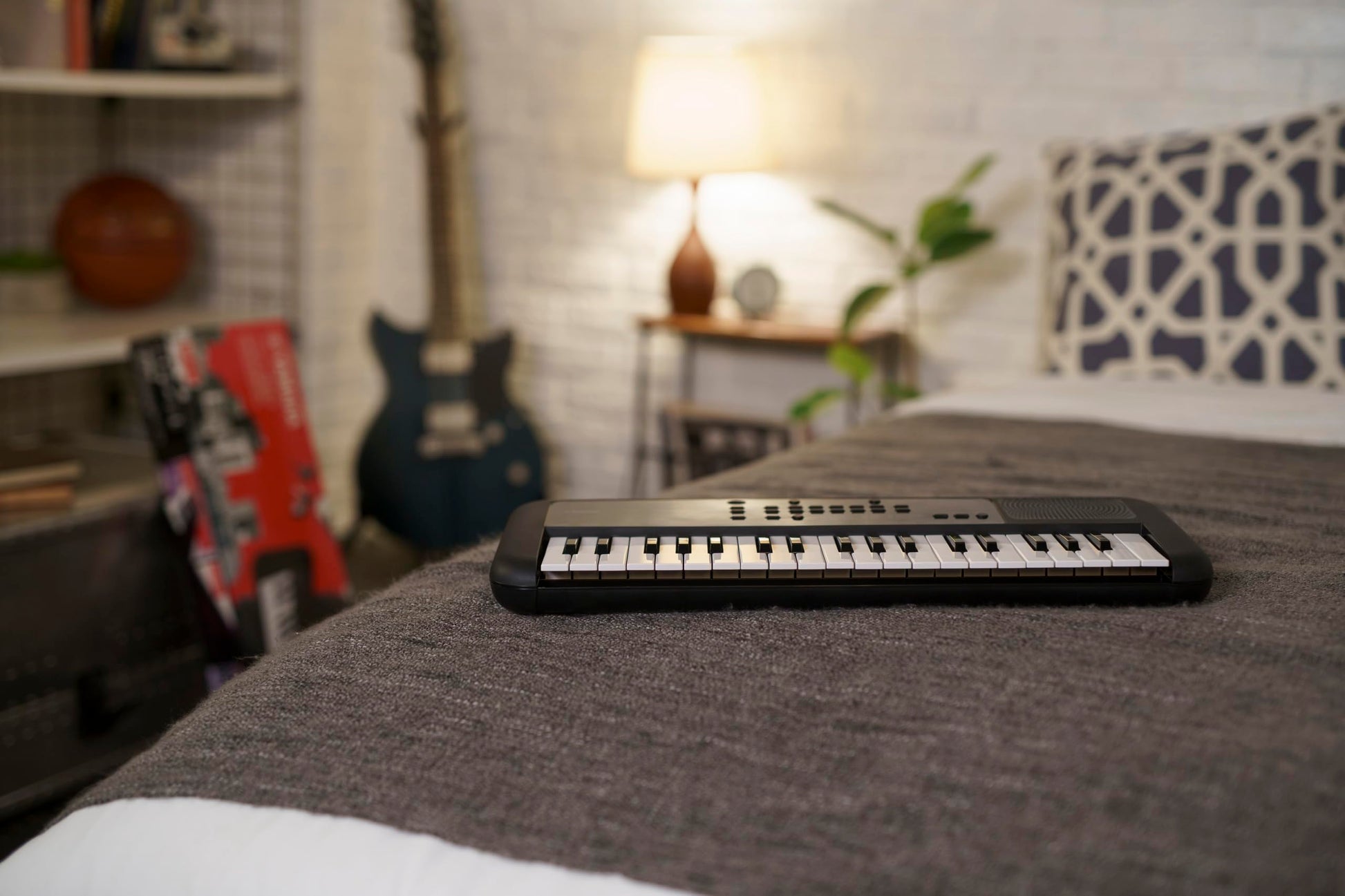 Yamaha PSSA50 Portable Keyboard - Black - Deccan Retail